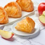 apple turnover banh tao